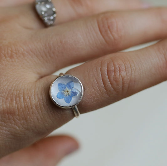 forget me not ring [size 7.5]