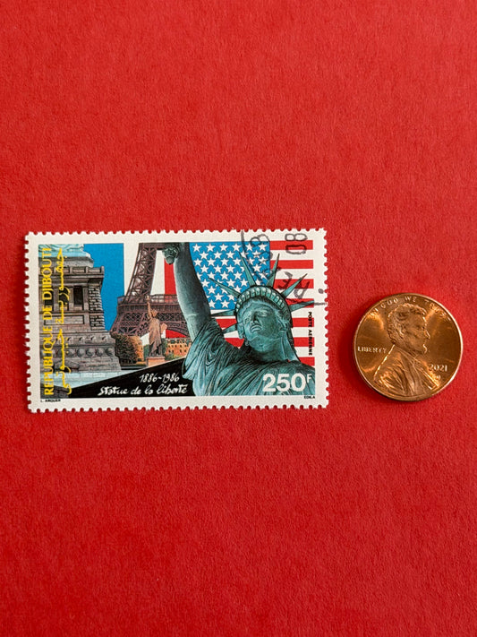 STATUE OF LIBERTY & EIFFEL TOWER - DIJIBOUTI